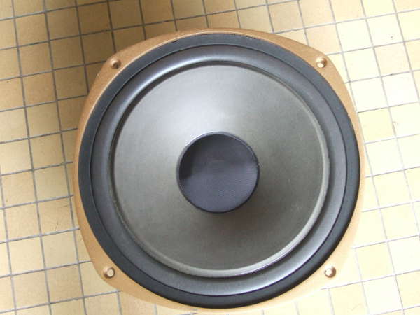 Réparation haut parleur TANNOY 38 cm